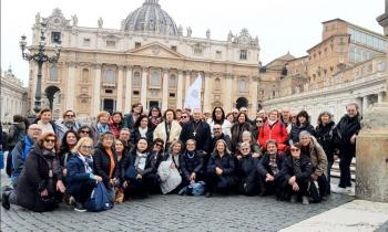 I pellegrini forlivesi in piazza S. Pietro in occasione della visita ad limina